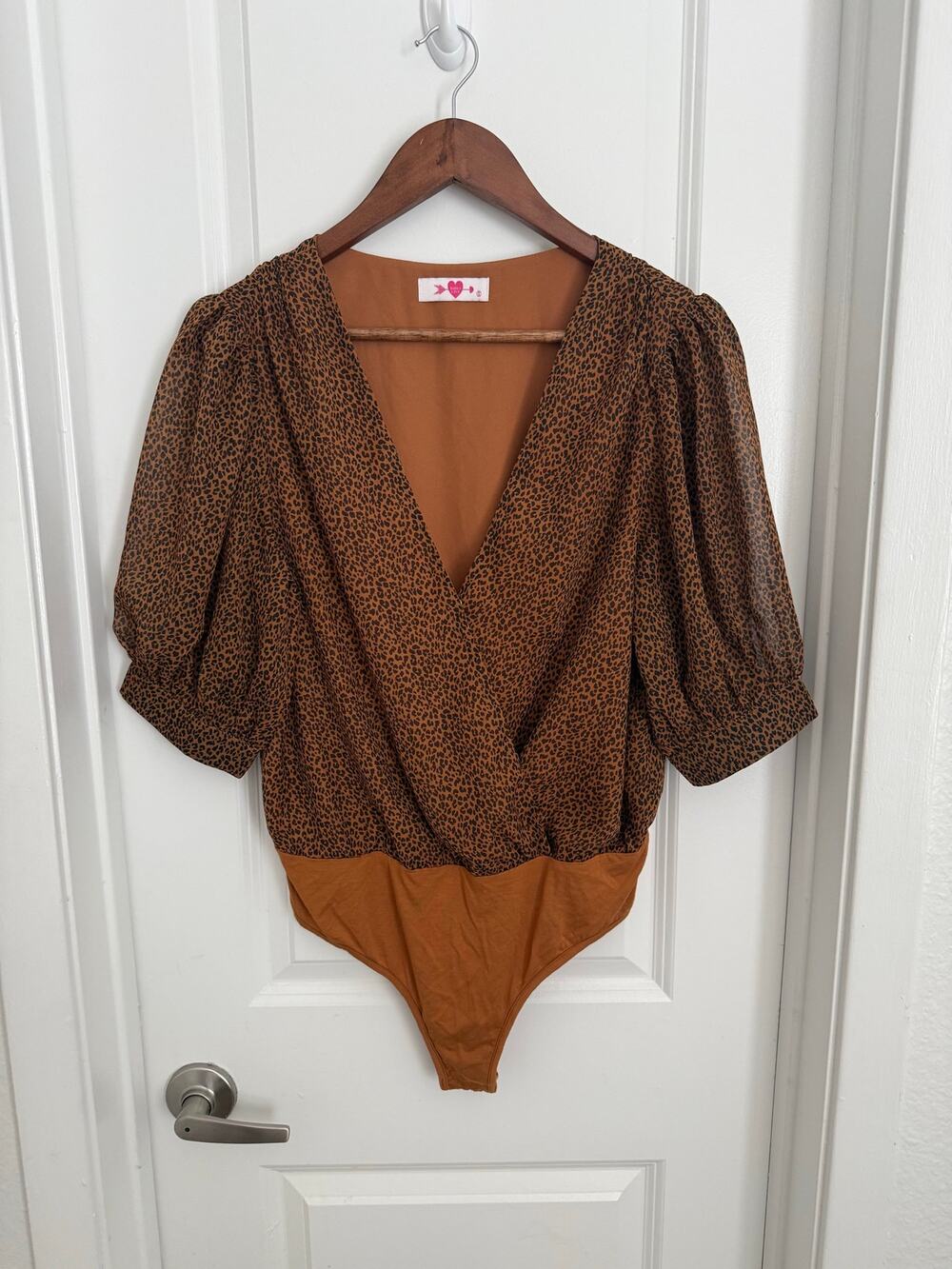 Buddy Love Twyla Leopard Print Puff Sleeve Bodysuit Size Small